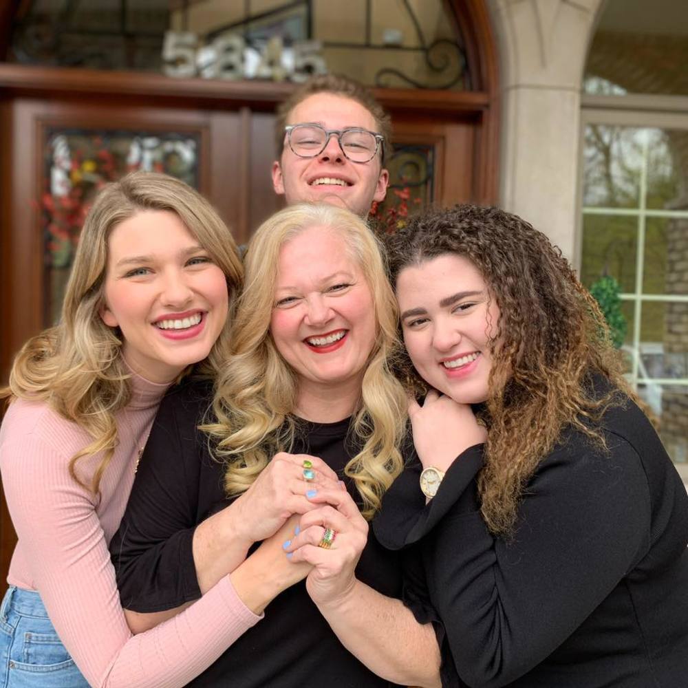 Meet your Posher, Carly